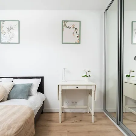 Cloud 11 Center Grzybowska *